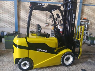تعمیرات تخصصی لیفتراک در اصفهان: خدمات جامع برای حفظ کارایی دستگاه شما